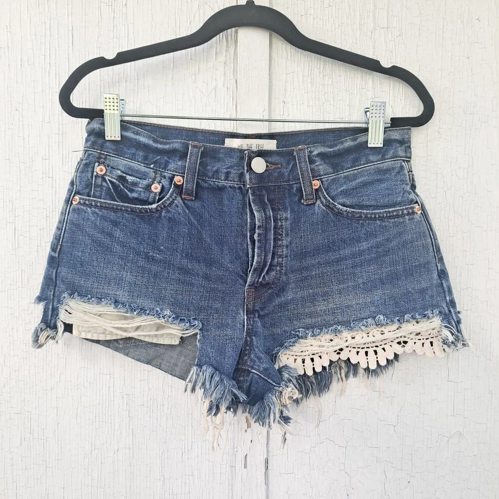 We The‎ Free Distressed Jean Denim Shorts 26 Lace Cut Off Summer Festival